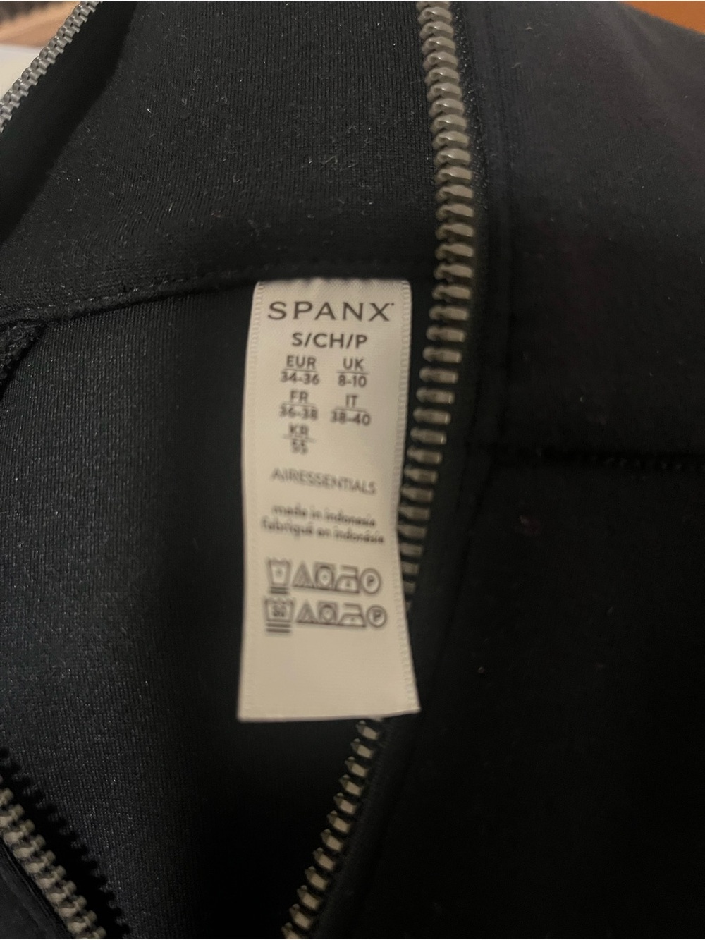 SPANX Black  half Zip-Front  tunic Athletic Jacket with Silver Zipper